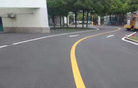 江蘇中穎定制廠區(qū)道路劃線，確保安全高效